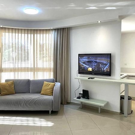 Sunny 3Br Apartment Golf Residence 엘라트 외부 사진